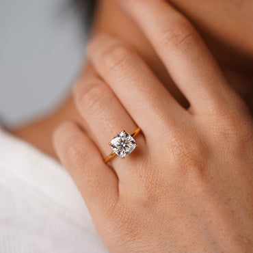 Oval Solitaire Engagement Ring – 2 CT Lab Grown Diamond