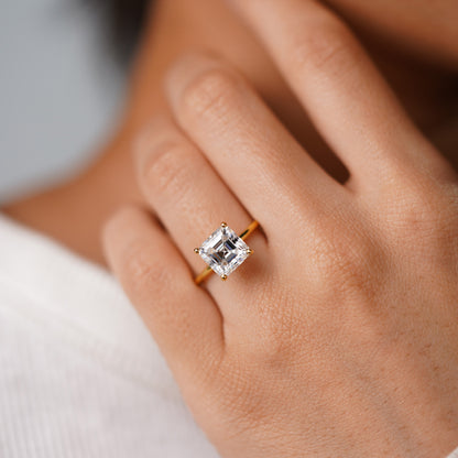 Oval Solitaire Engagement Ring – 2 CT Lab Grown Diamond