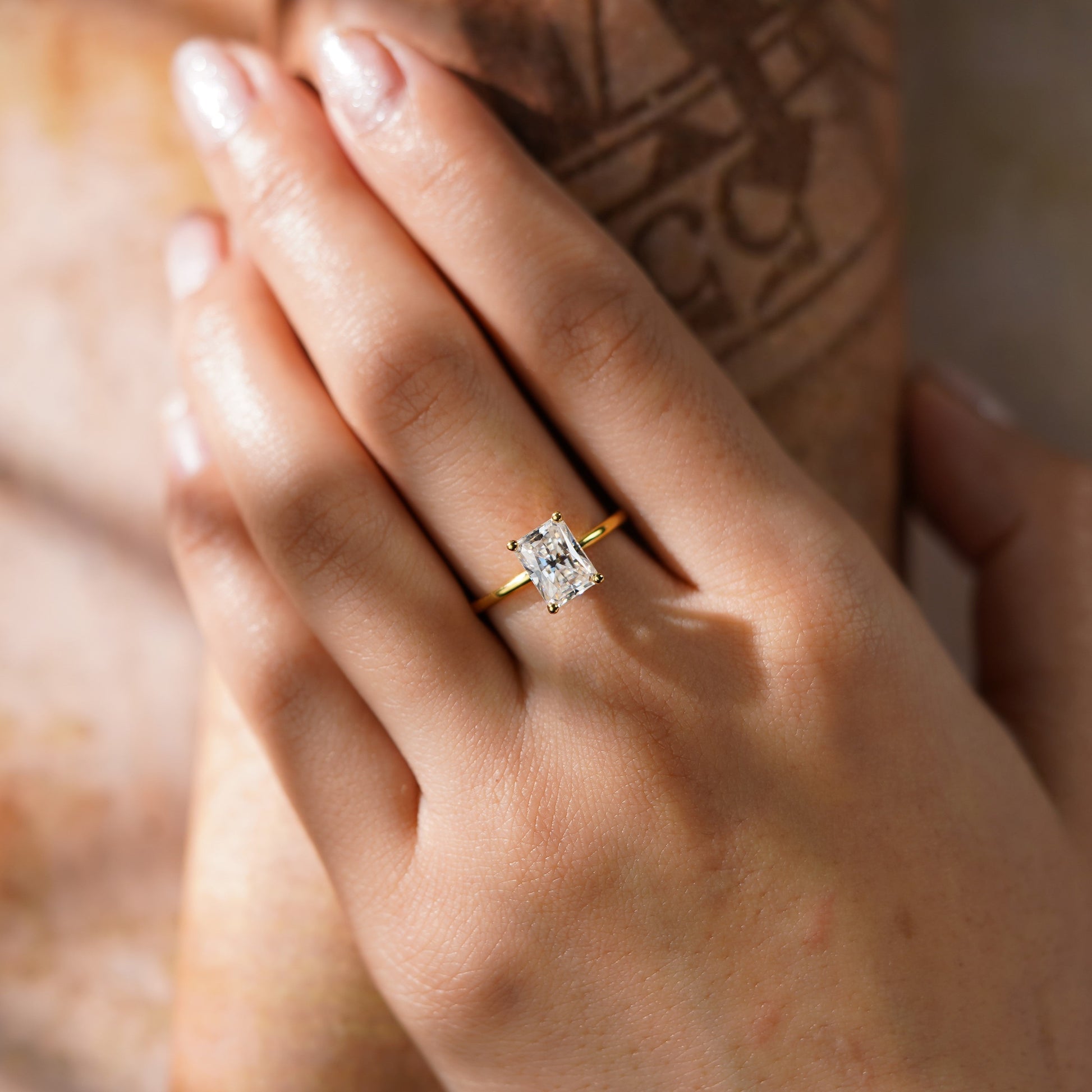 Oval Solitaire Engagement Ring – 2 CT Lab Grown Diamond