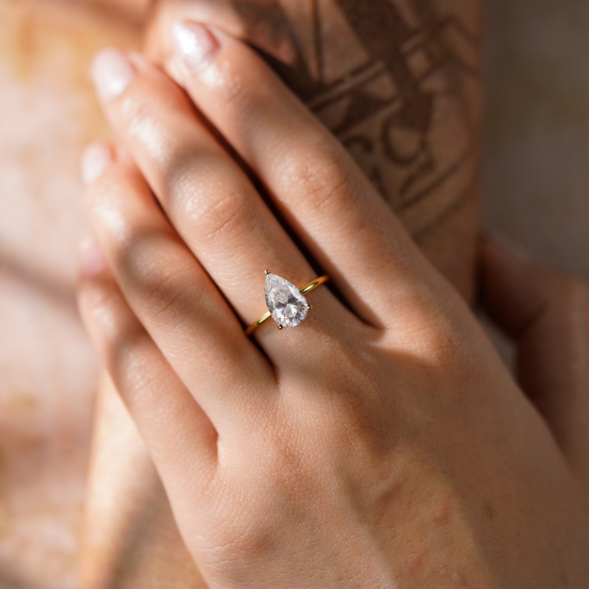 Oval Solitaire Engagement Ring – 2 CT Lab Grown Diamond