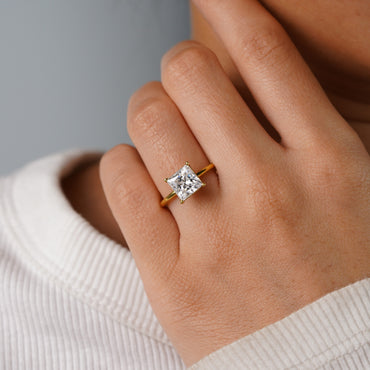 Oval Solitaire Engagement Ring – 2 CT Lab Grown Diamond