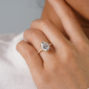 Oval Solitaire Engagement Ring – 2 CT Lab Grown Diamond