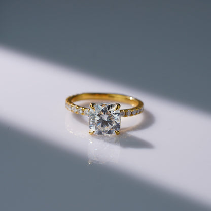 Oval Solitaire Engagement Ring – 2 CT Lab Grown Diamond