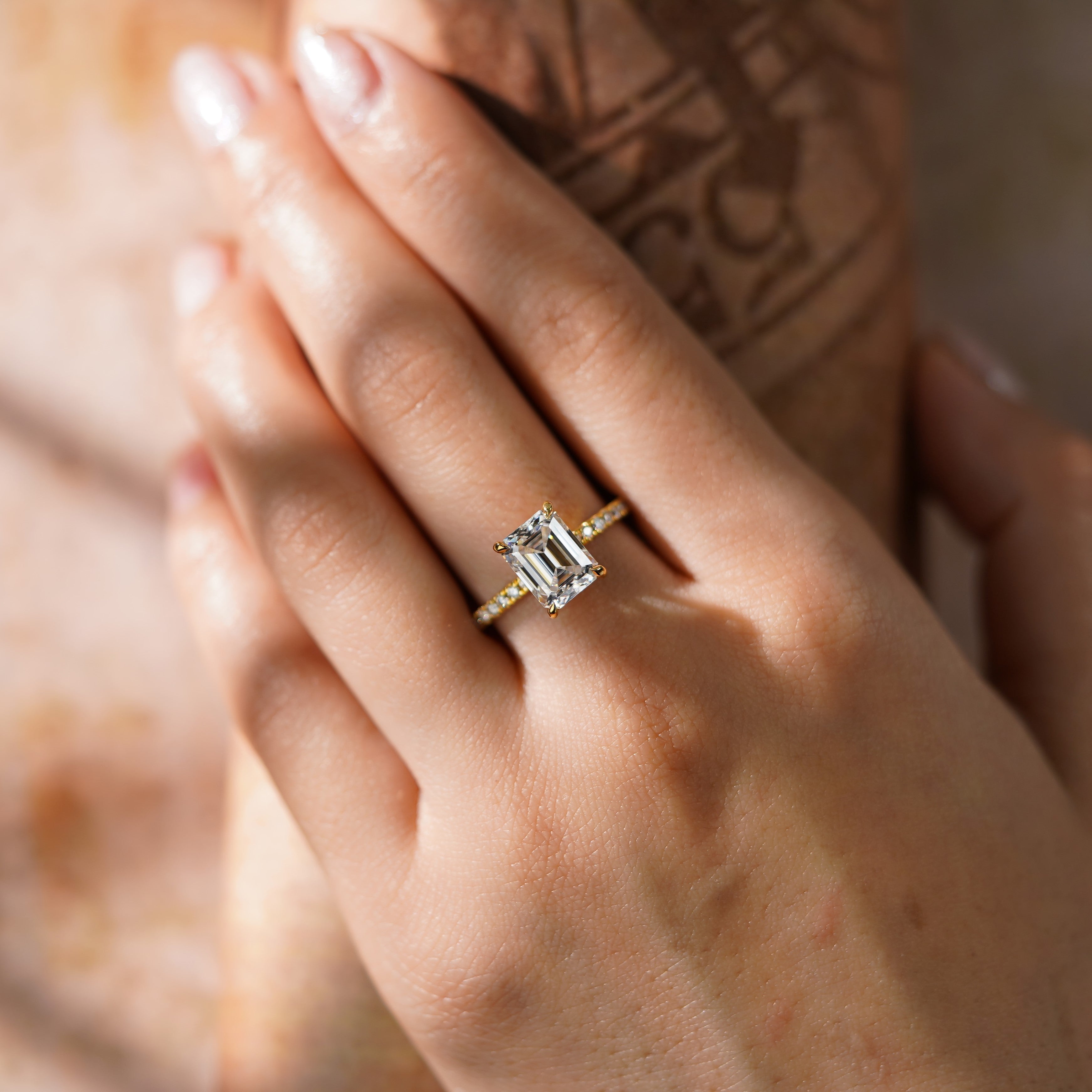 Oval Solitaire Engagement Ring – 2 CT Lab Grown Diamond