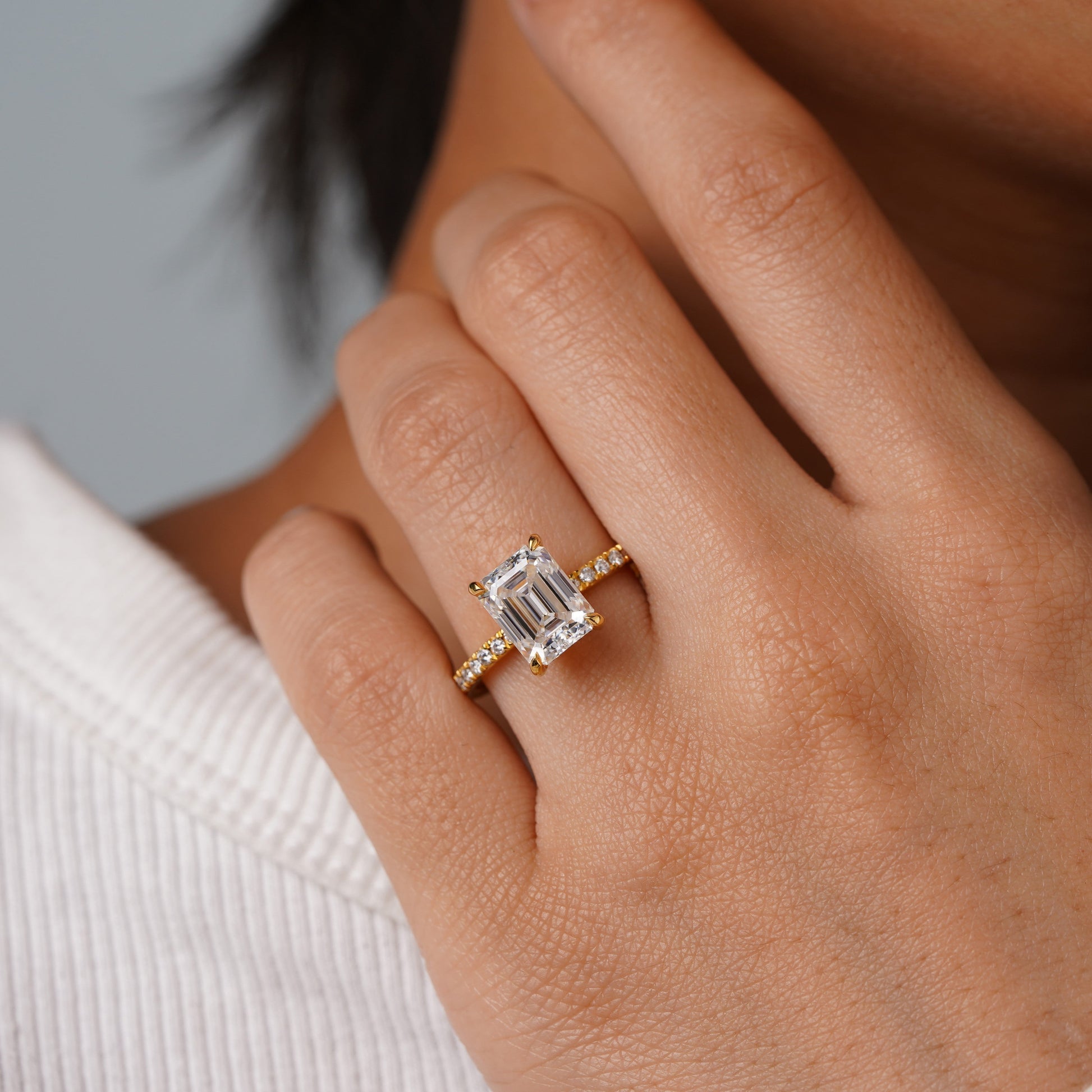 Oval Solitaire Engagement Ring – 2 CT Lab Grown Diamond