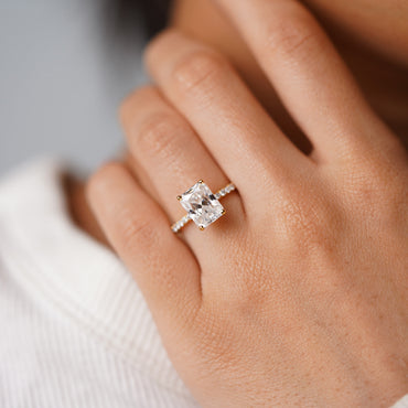 Oval Solitaire Engagement Ring – 2 CT Lab Grown Diamond