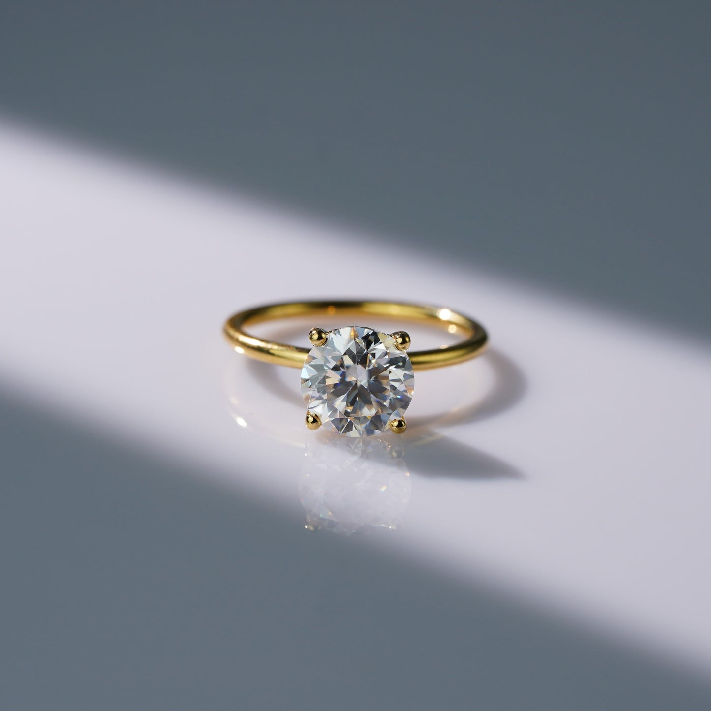 Oval Solitaire Engagement Ring – 2 CT Lab Grown Diamond
