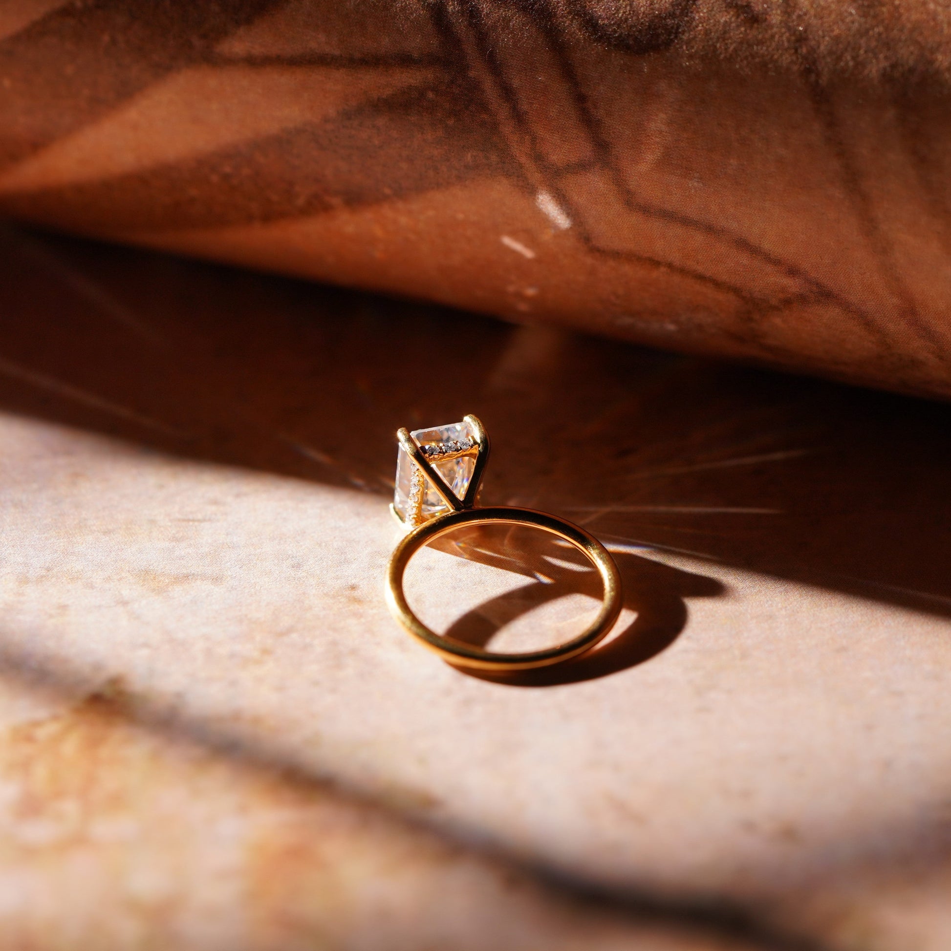 Oval Solitaire Engagement Ring – 2 CT Lab Grown Diamond