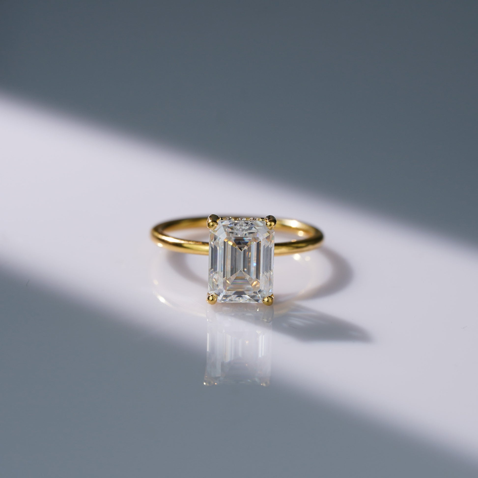 Oval Solitaire Engagement Ring – 2 CT Lab Grown Diamond