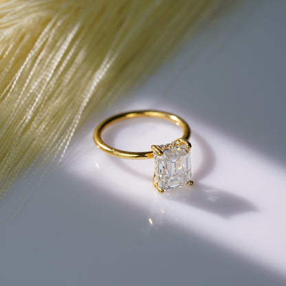 Oval Solitaire Engagement Ring – 2 CT Lab Grown Diamond