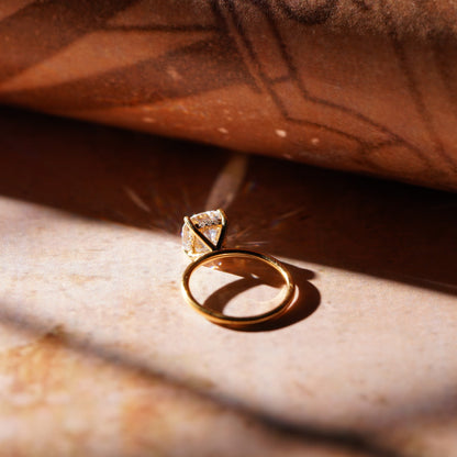 Oval Solitaire Engagement Ring – 2 CT Lab Grown Diamond