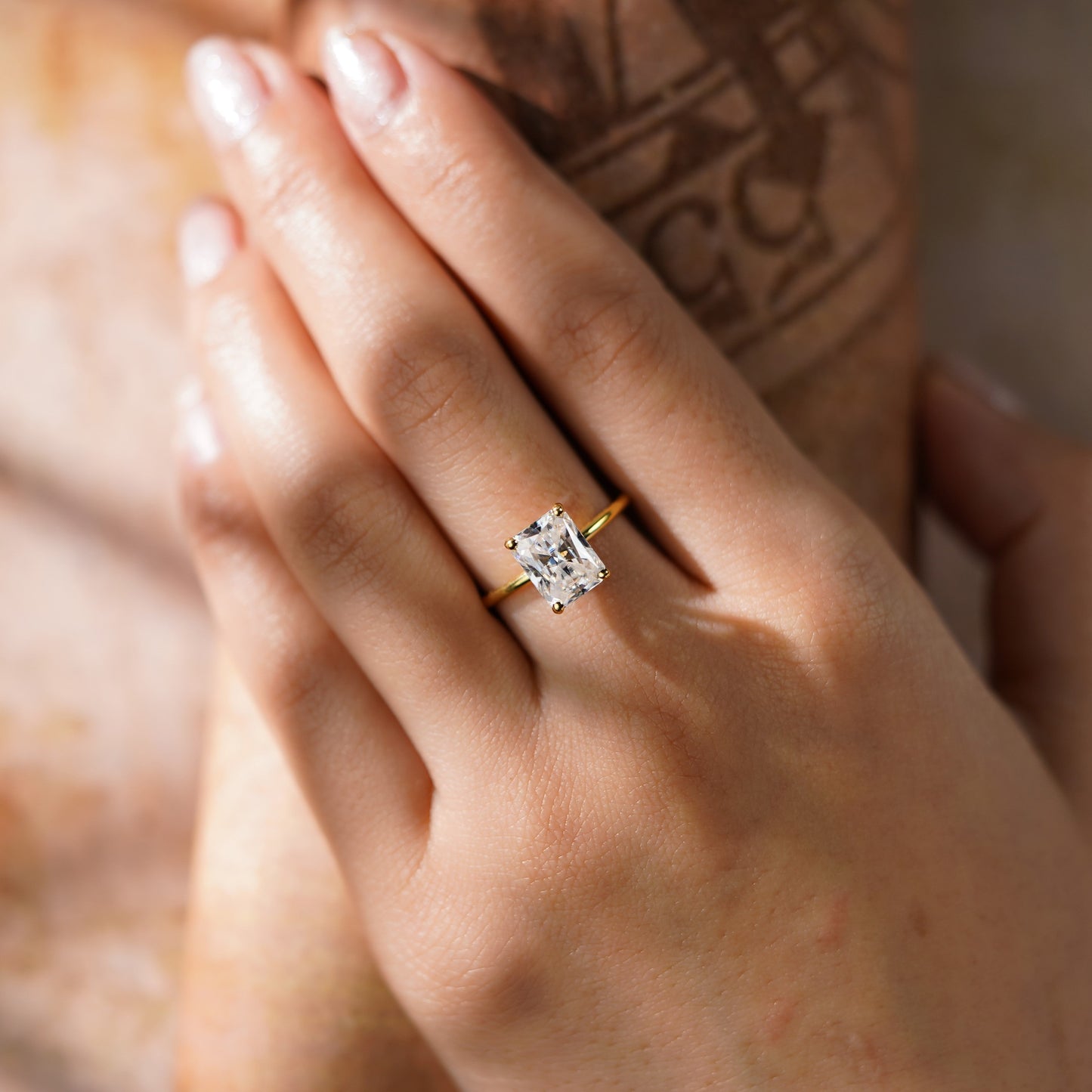 Oval Solitaire Engagement Ring – 2 CT Lab Grown Diamond