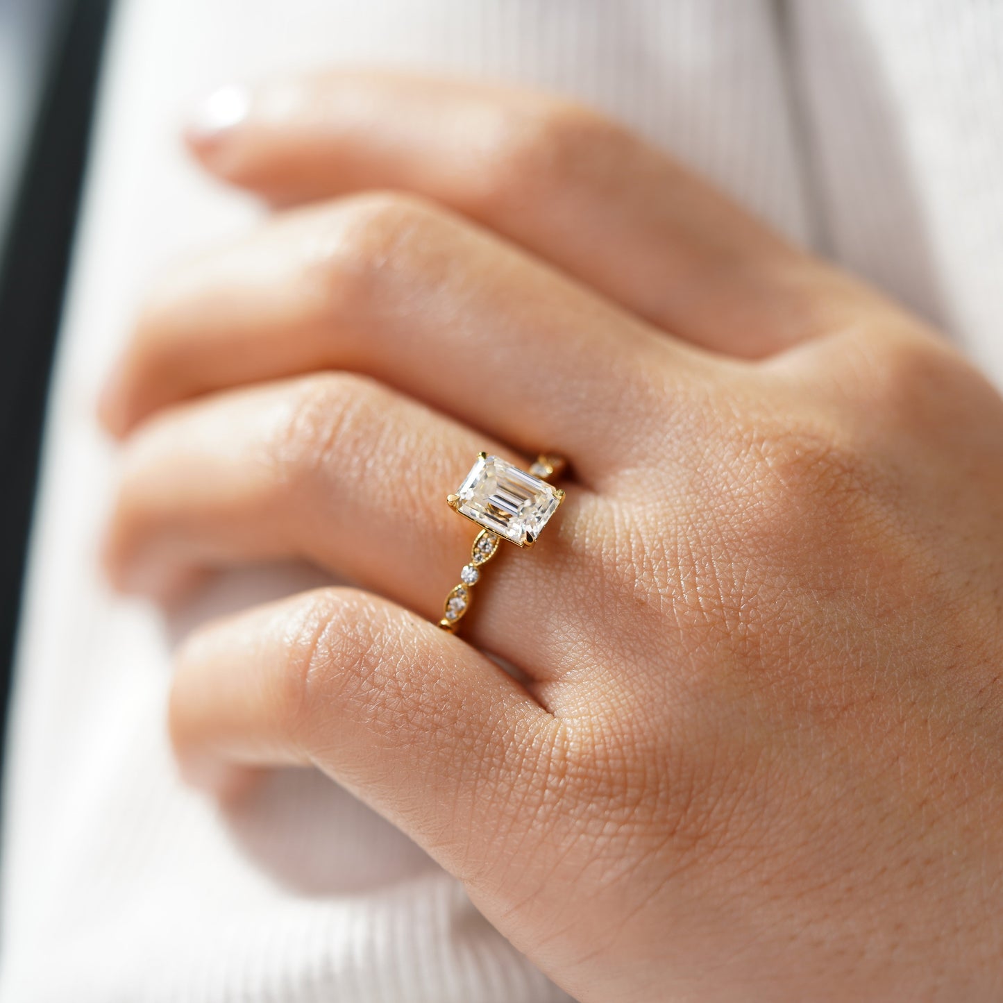 Oval Solitaire Engagement Ring – 2 CT Lab Grown Diamond