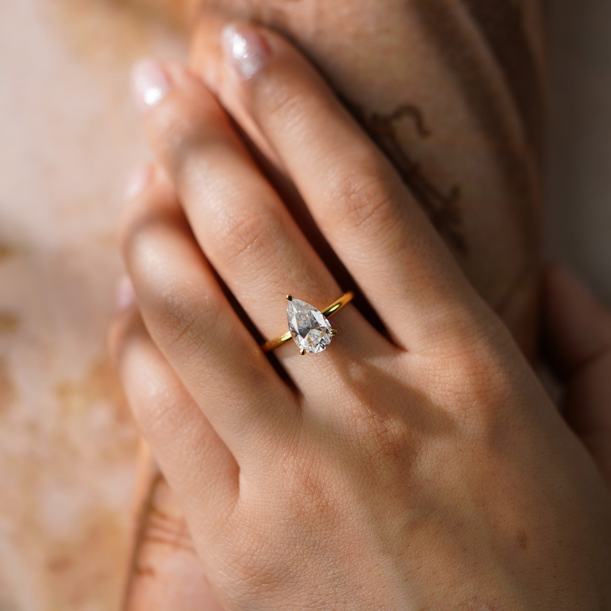 Oval Solitaire Engagement Ring – 2 CT Lab Grown Diamond