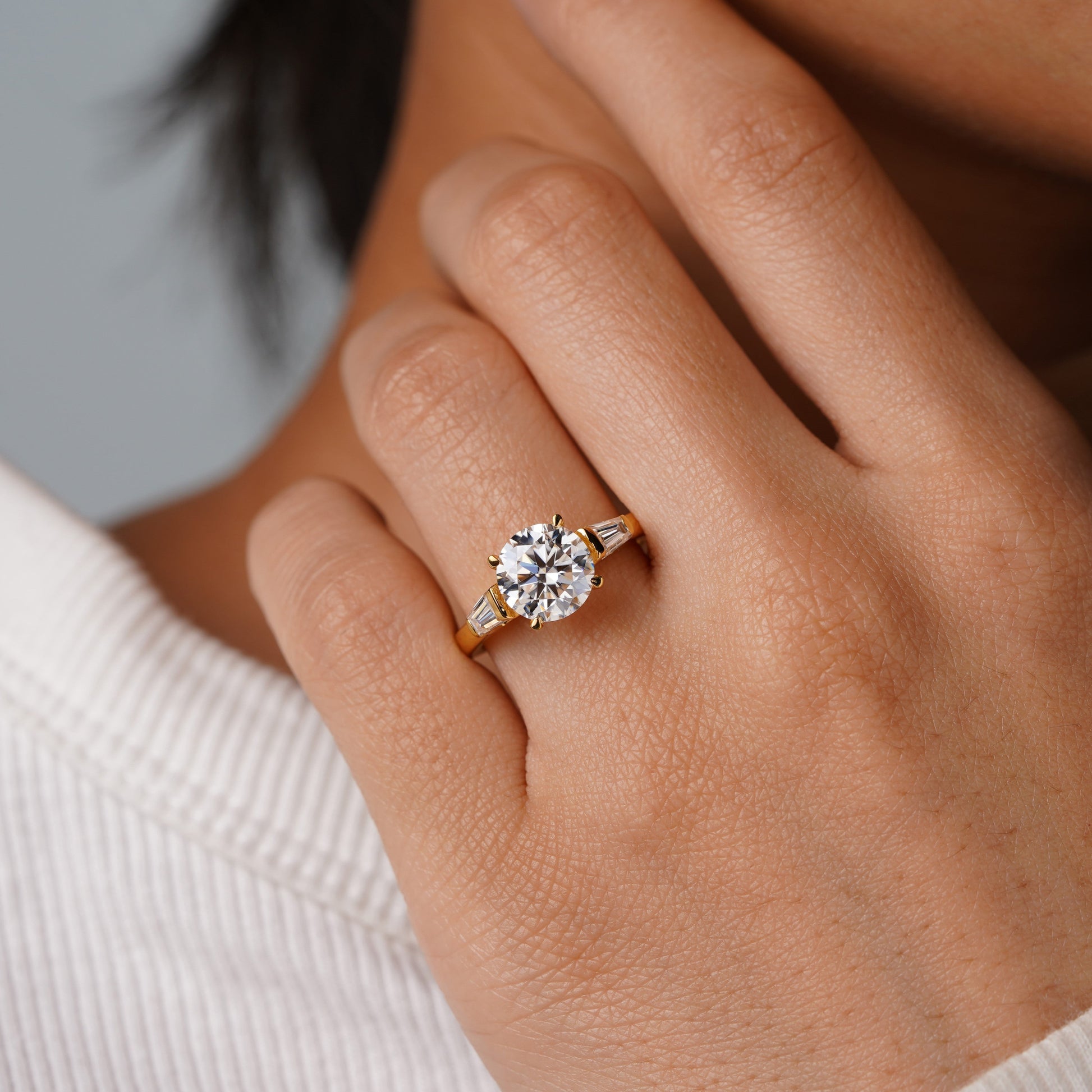 Oval Solitaire Engagement Ring – 2 CT Lab Grown Diamond