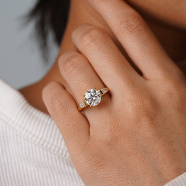Oval Solitaire Engagement Ring – 2 CT Lab Grown Diamond