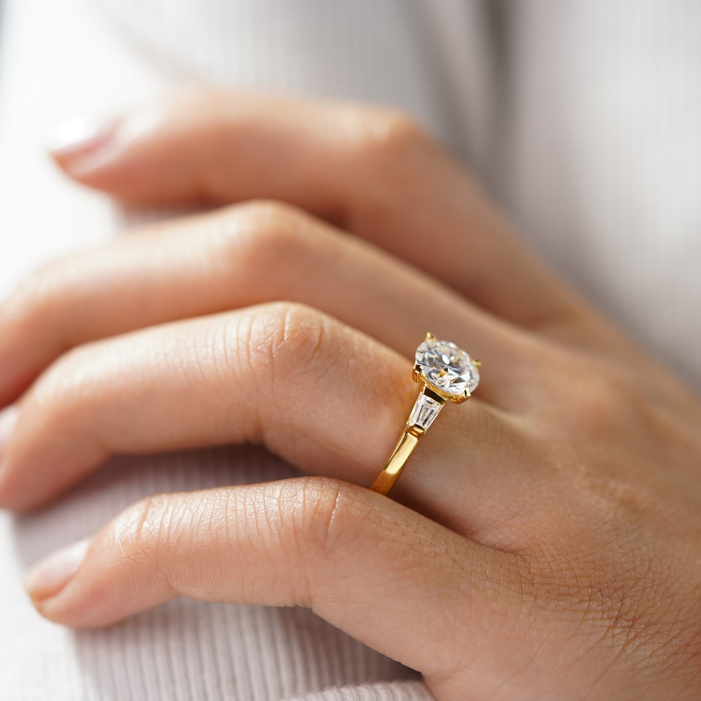 Oval Solitaire Engagement Ring – 2 CT Lab Grown Diamond