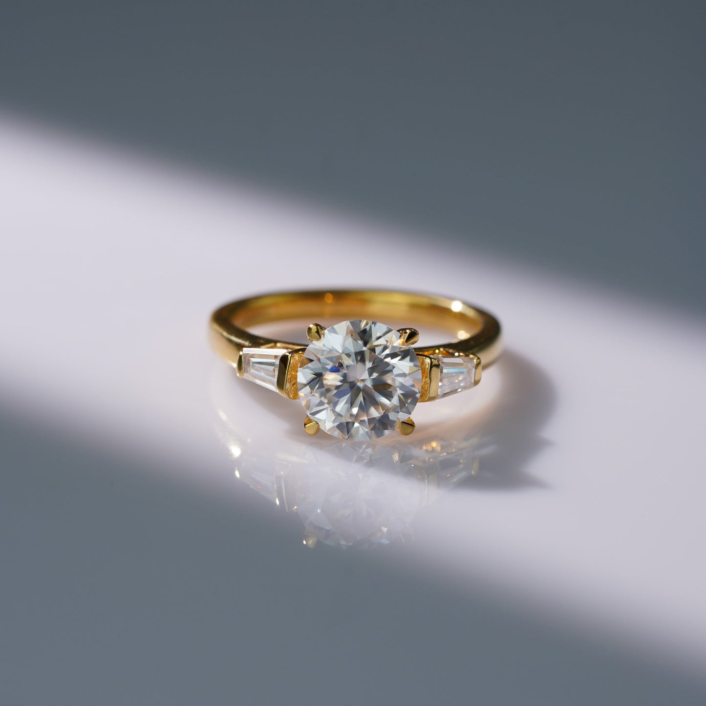 Oval Solitaire Engagement Ring – 2 CT Lab Grown Diamond