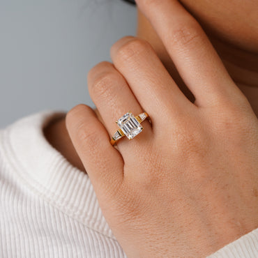 Oval Solitaire Engagement Ring – 2 CT Lab Grown Diamond
