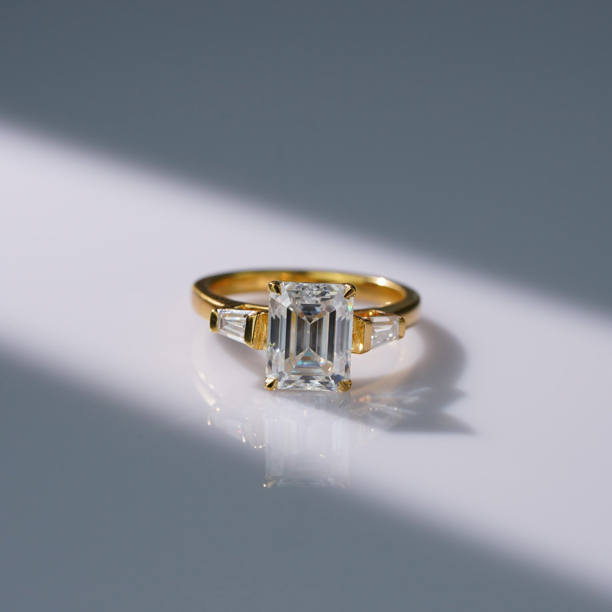 Oval Solitaire Engagement Ring – 2 CT Lab Grown Diamond