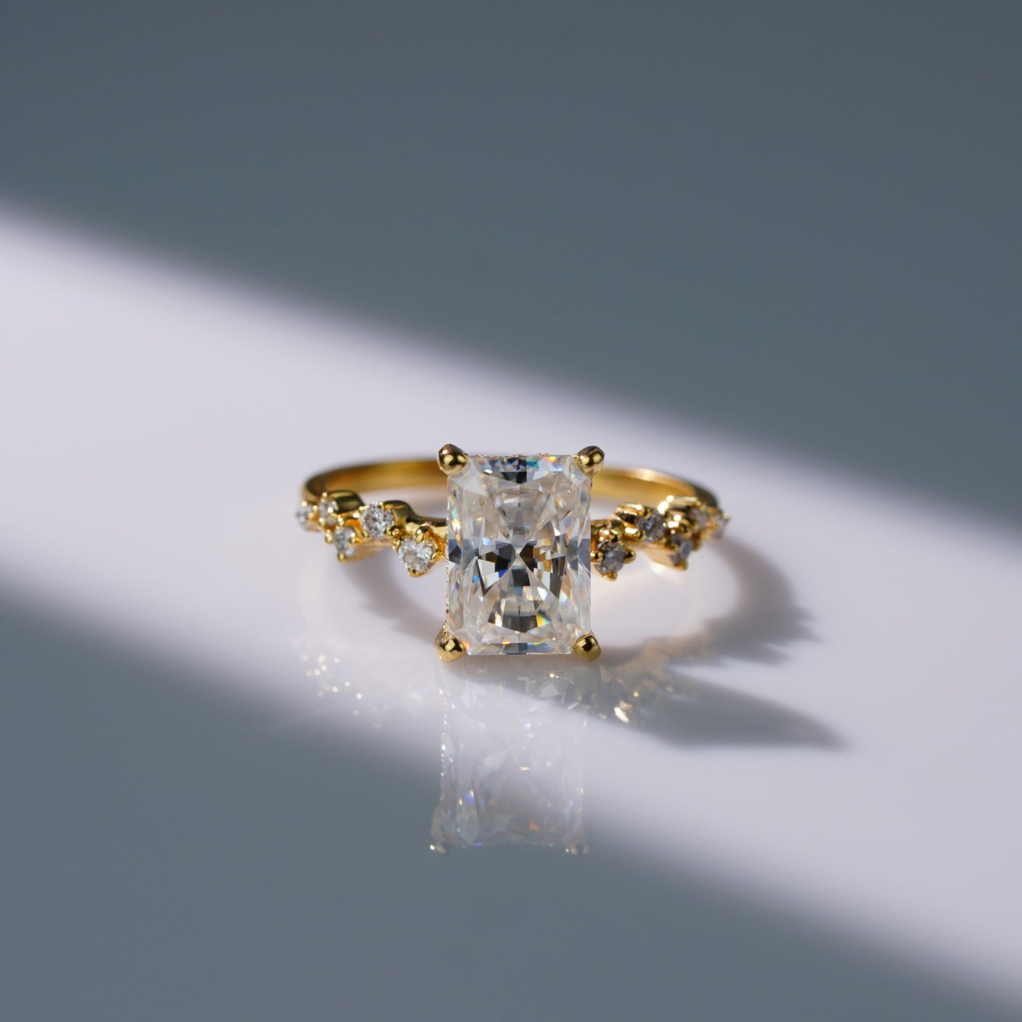 Oval Solitaire Engagement Ring – 2 CT Lab Grown Diamond