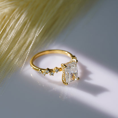 Oval Solitaire Engagement Ring – 2 CT Lab Grown Diamond
