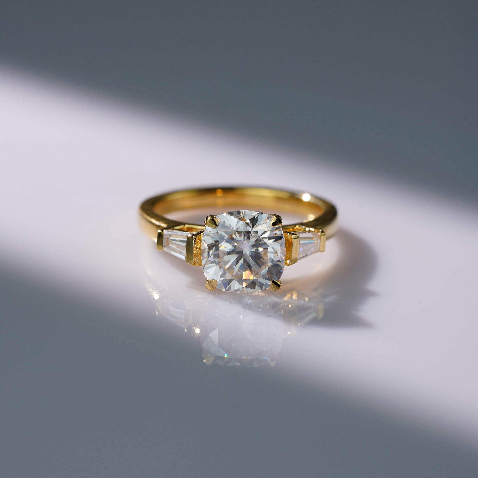 Oval Solitaire Engagement Ring – 2 CT Lab Grown Diamond