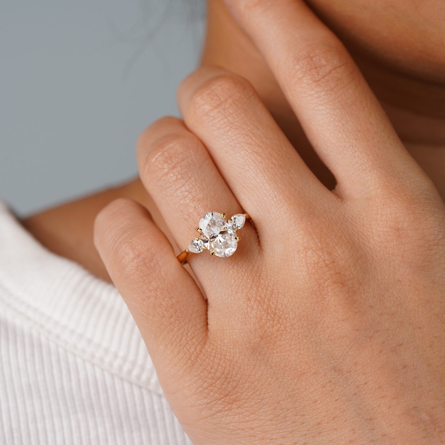 Oval Solitaire Engagement Ring – 2 CT Lab Grown Diamond