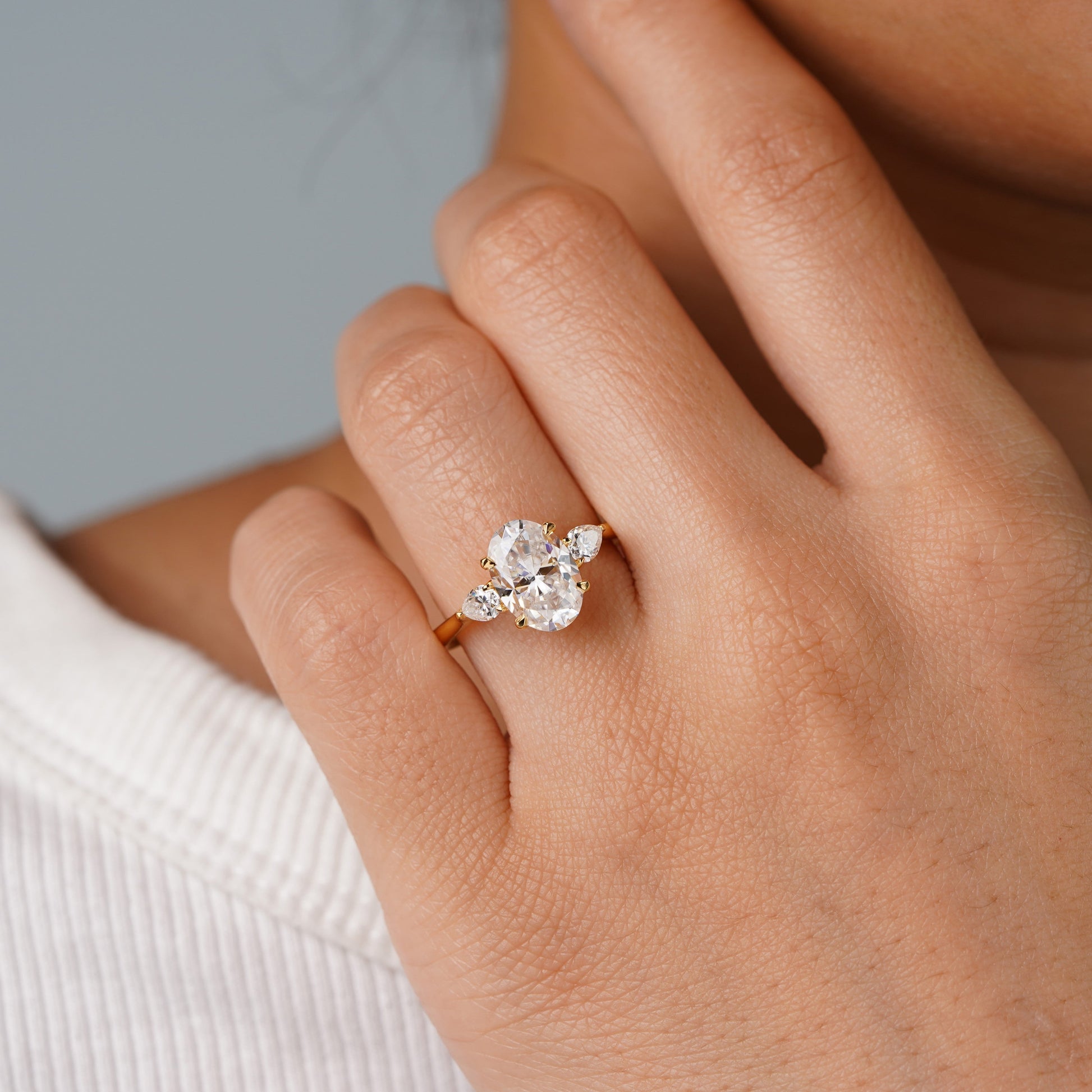 Oval Solitaire Engagement Ring – 2 CT Lab Grown Diamond