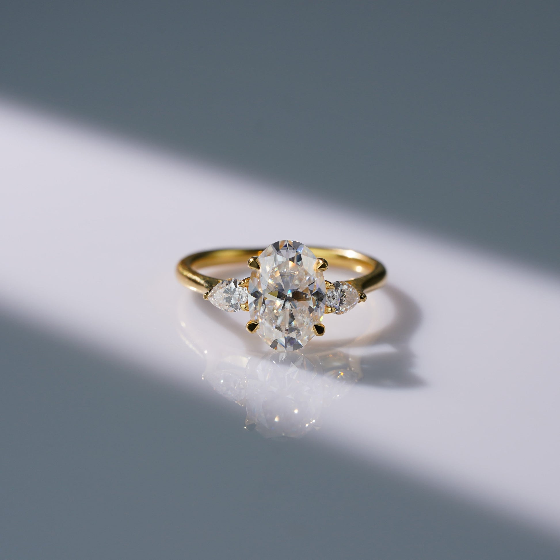 Oval Solitaire Engagement Ring – 2 CT Lab Grown Diamond