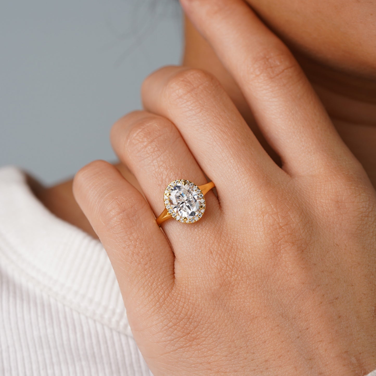Oval Solitaire Engagement Ring – 2 CT Lab Grown Diamond