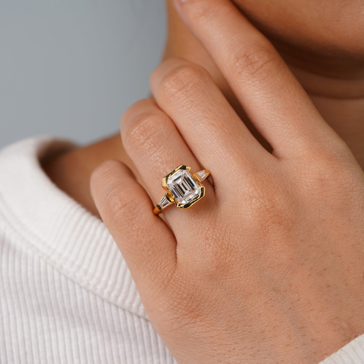 Oval Solitaire Engagement Ring – 2 CT Lab Grown Diamond