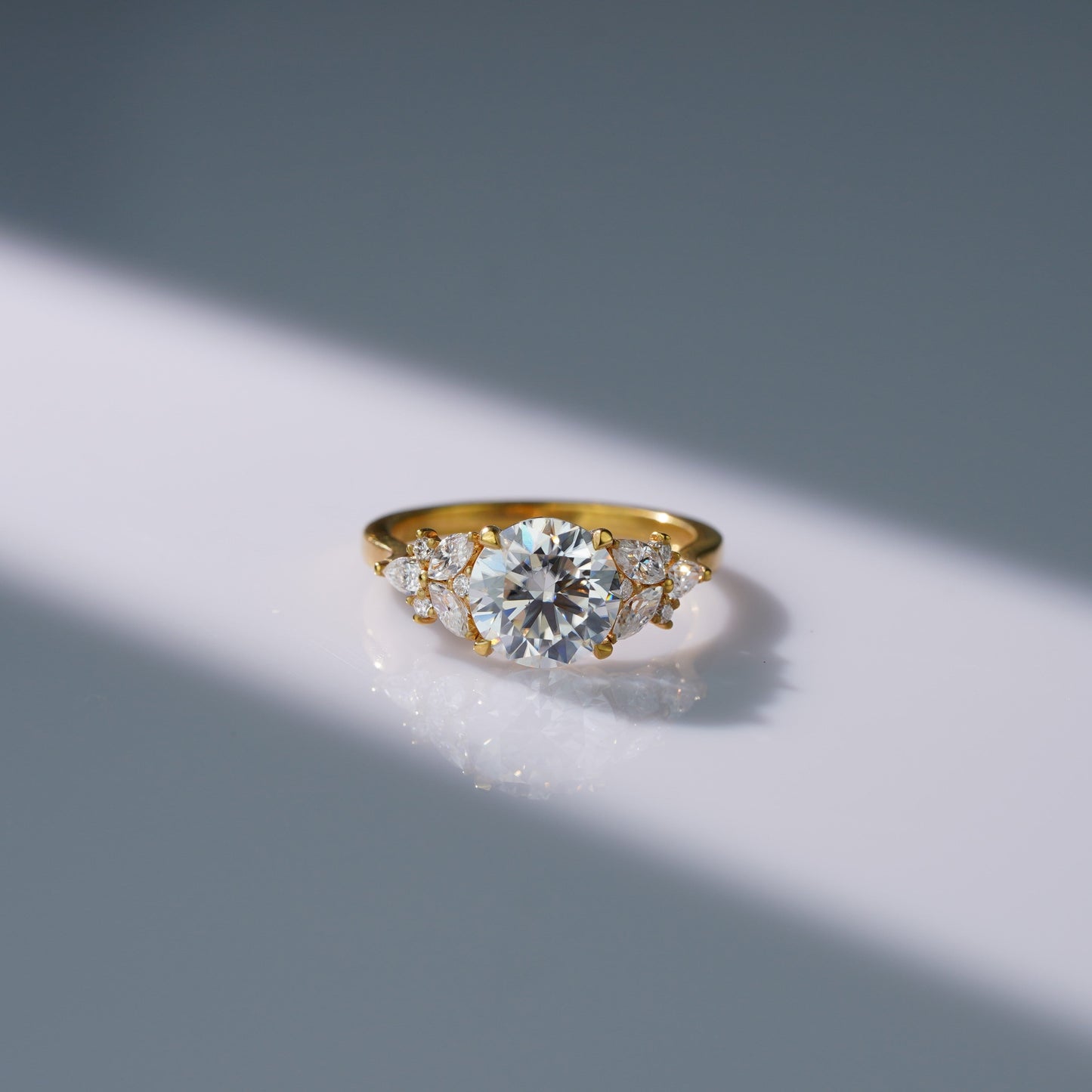 Oval Solitaire Engagement Ring – 2 CT Lab Grown Diamond
