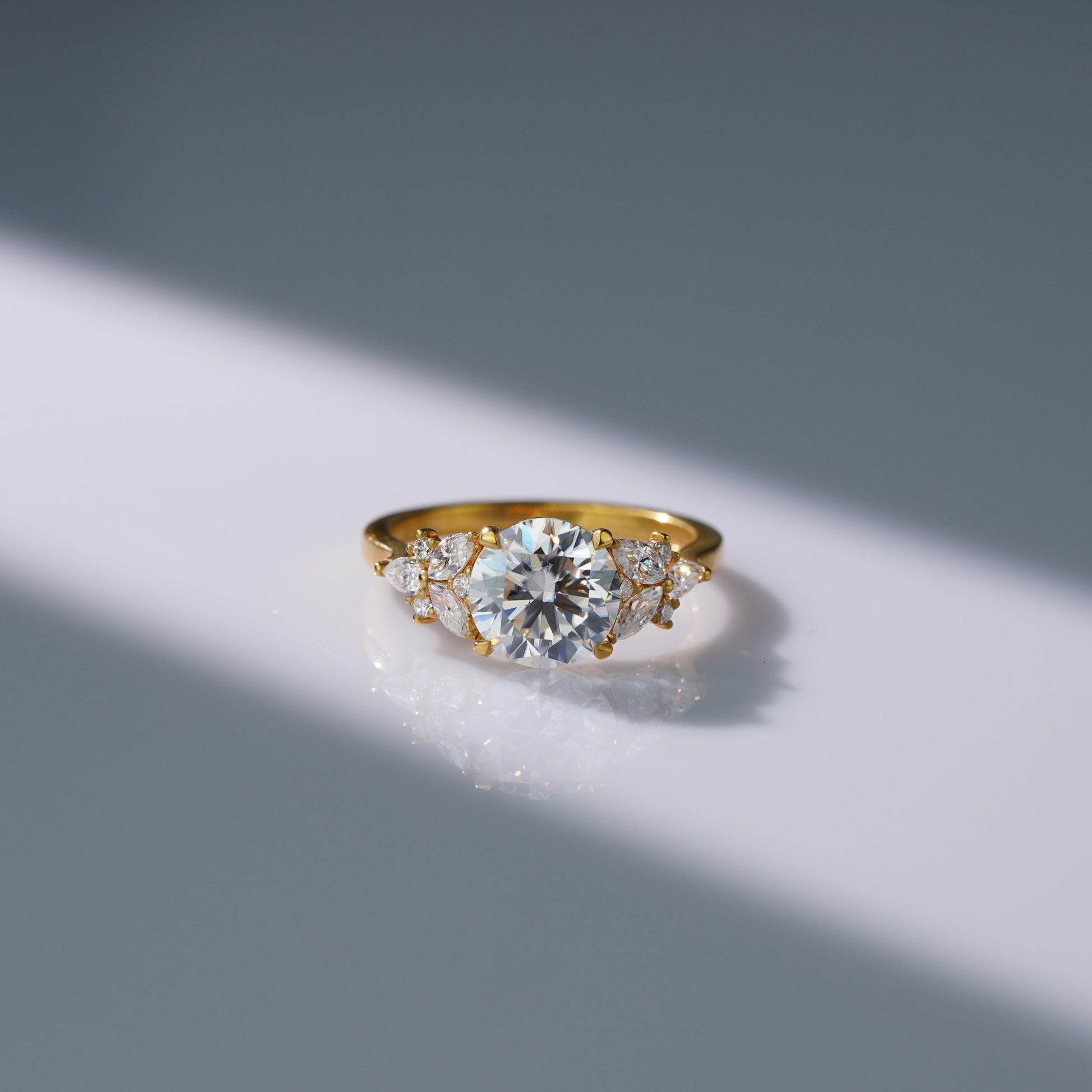 Oval Solitaire Engagement Ring – 2 CT Lab Grown Diamond