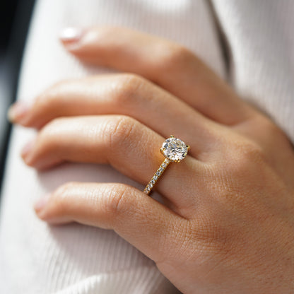 Oval Solitaire Engagement Ring – 2 CT Lab Grown Diamond