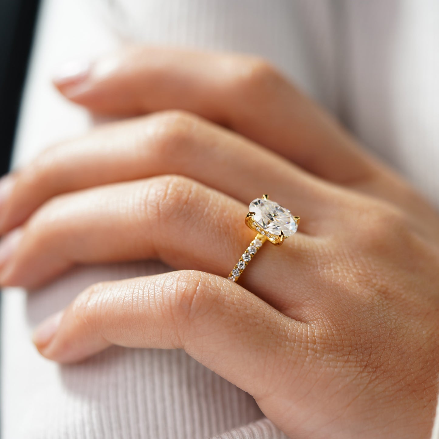 Oval Solitaire Engagement Ring – 2 CT Lab Grown Diamond