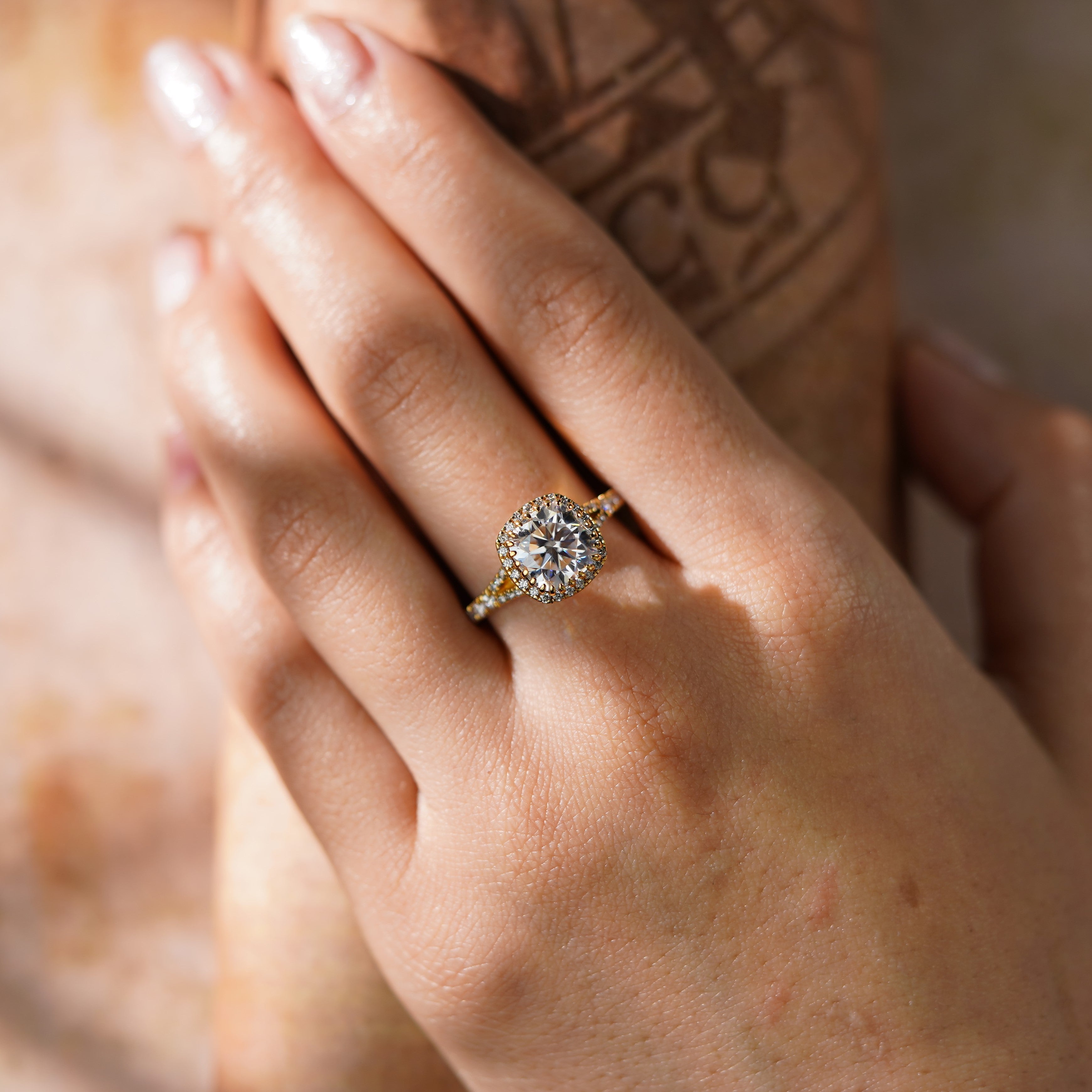 Oval Solitaire Engagement Ring – 2 CT Lab Grown Diamond