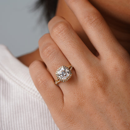 Oval Solitaire Engagement Ring – 2 CT Lab Grown Diamond