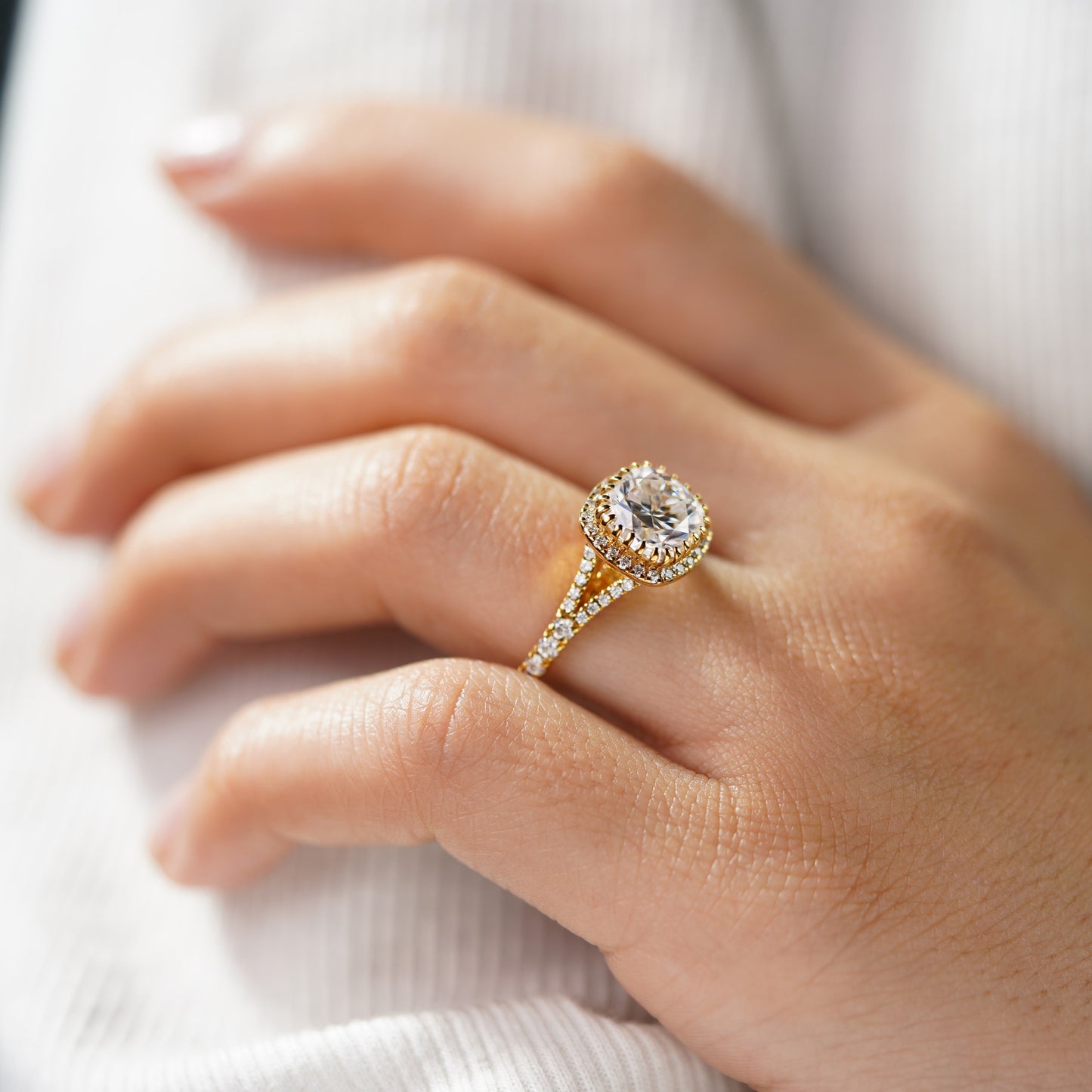 Oval Solitaire Engagement Ring – 2 CT Lab Grown Diamond