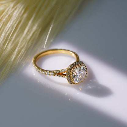 Oval Solitaire Engagement Ring – 2 CT Lab Grown Diamond