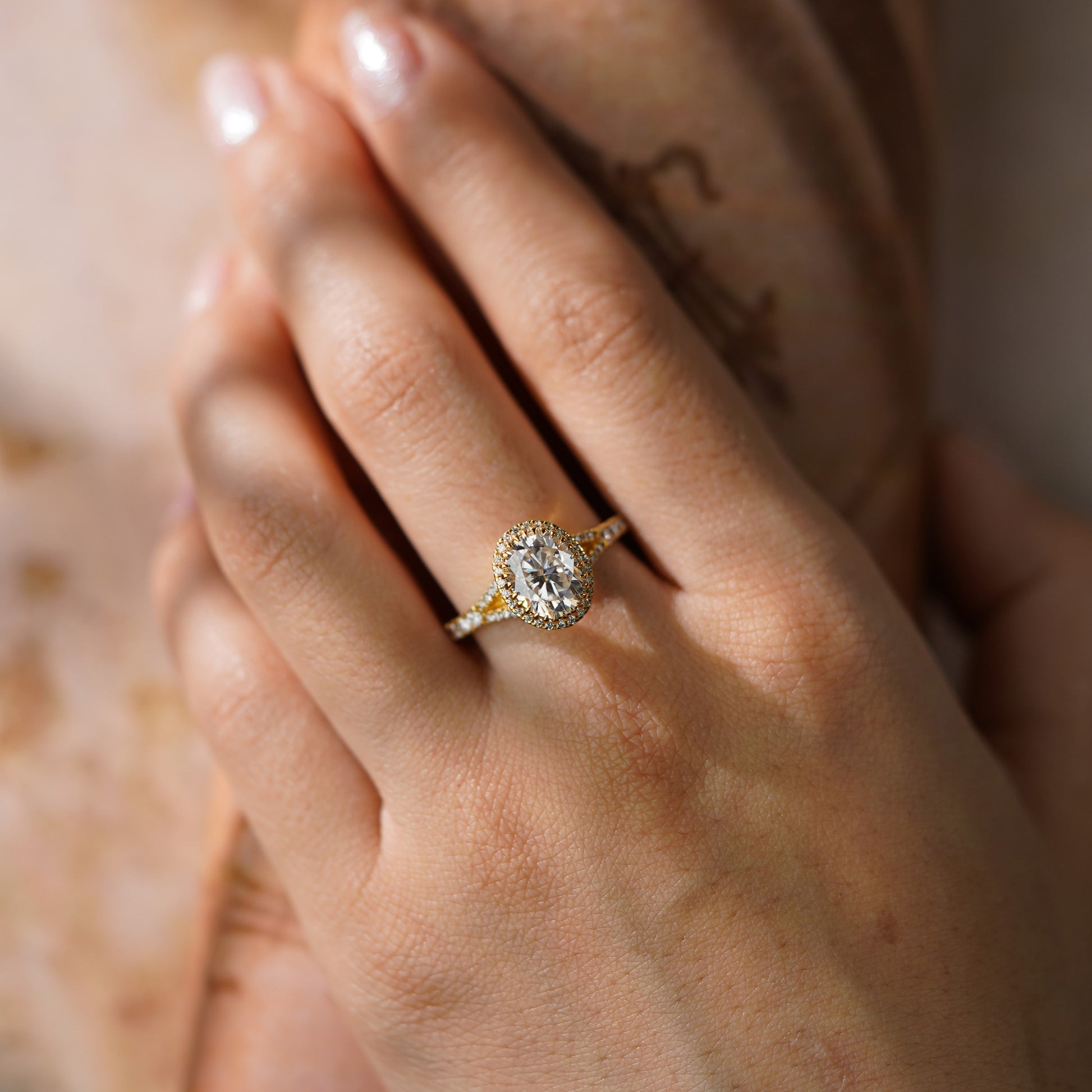 Oval Solitaire Engagement Ring – 2 CT Lab Grown Diamond