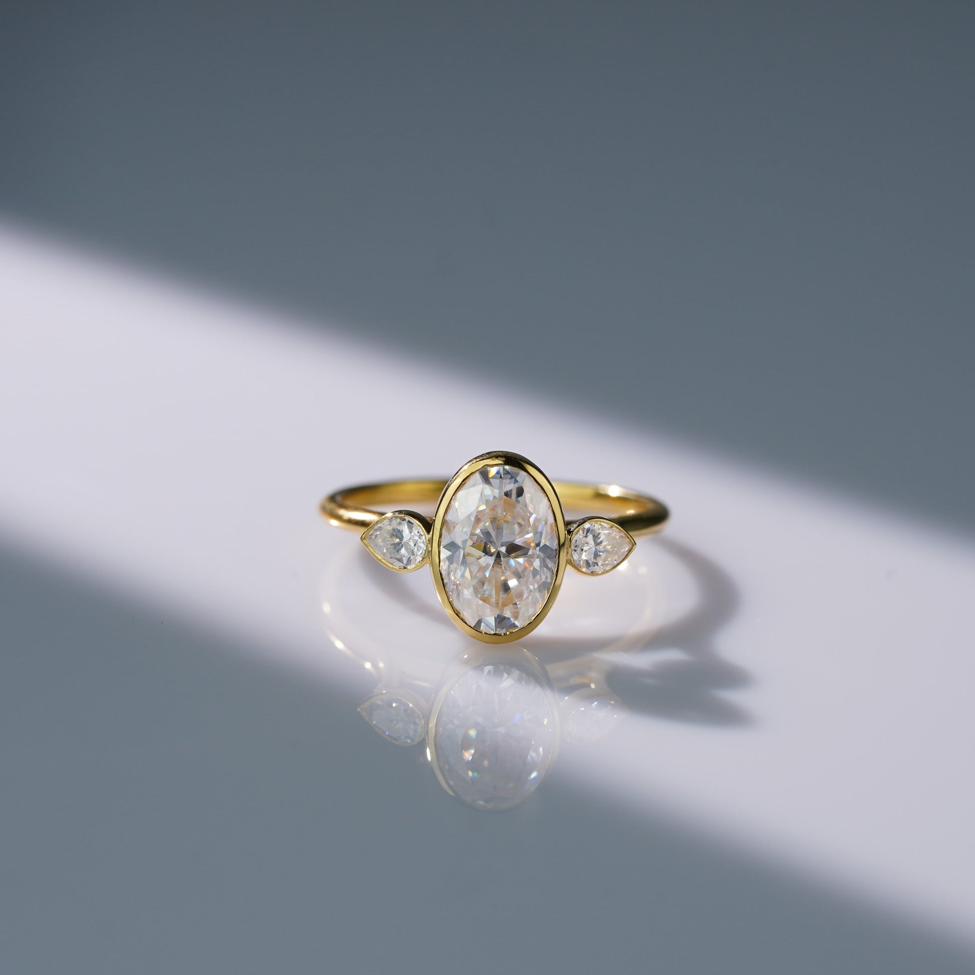 Oval Solitaire Engagement Ring – 2 CT Lab Grown Diamond