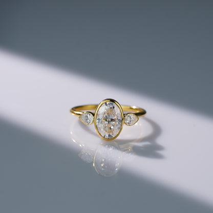 Oval Solitaire Engagement Ring – 2 CT Lab Grown Diamond