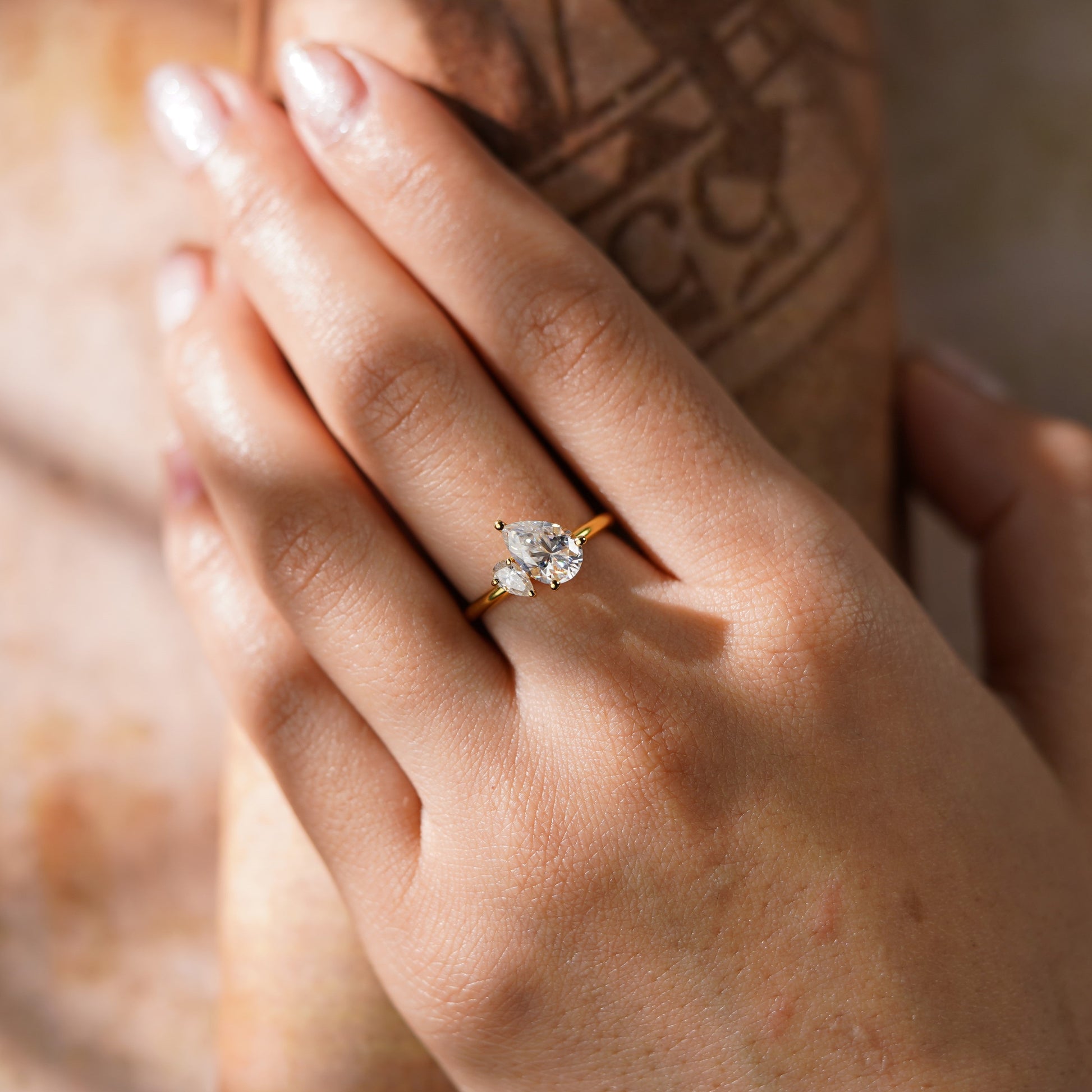 Oval Solitaire Engagement Ring – 2 CT Lab Grown Diamond