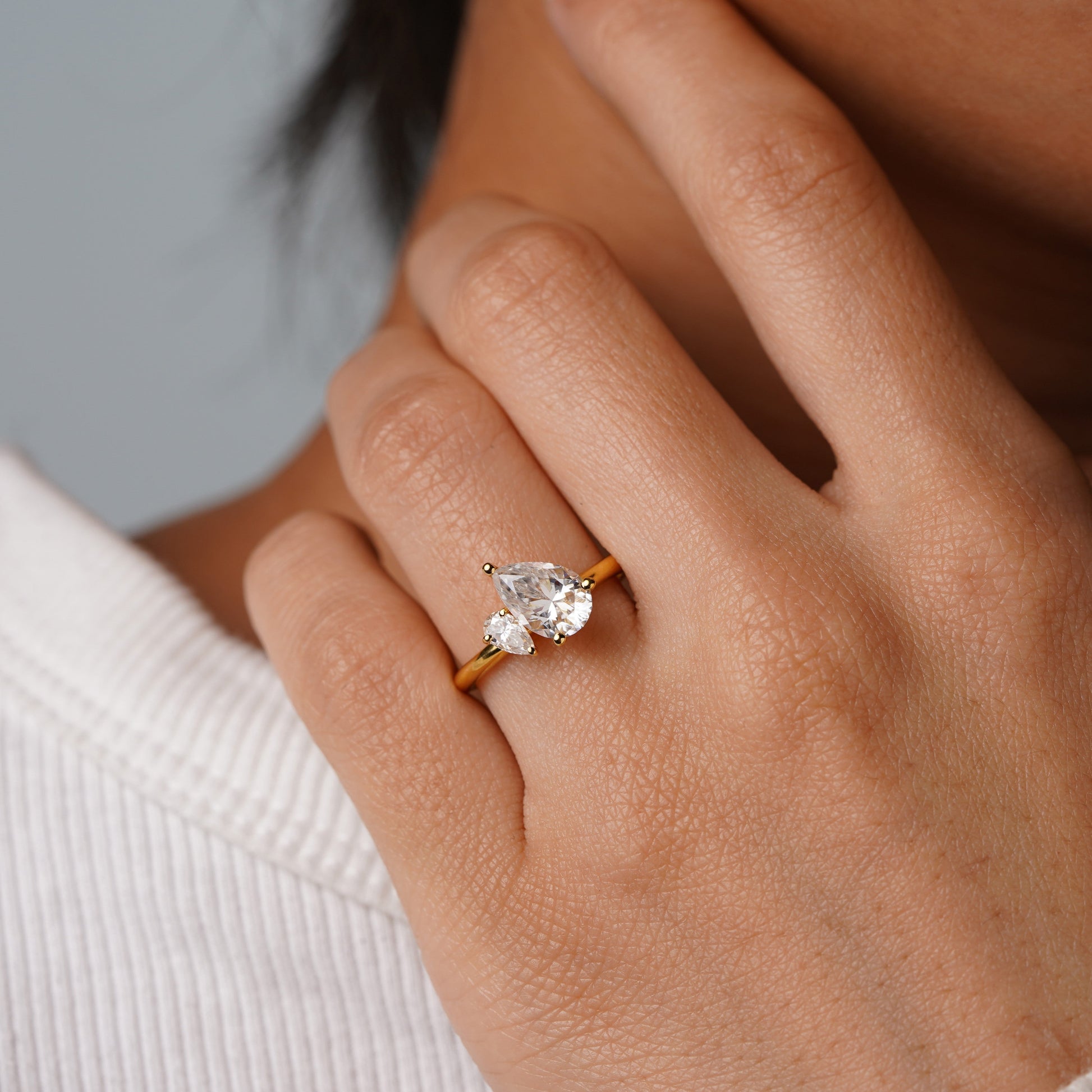Oval Solitaire Engagement Ring – 2 CT Lab Grown Diamond