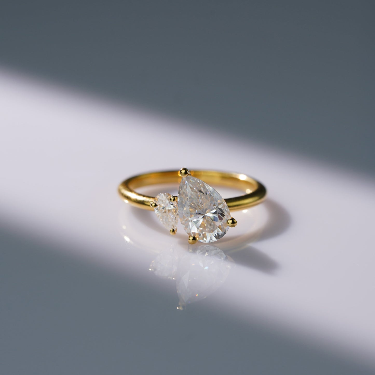 Oval Solitaire Engagement Ring – 2 CT Lab Grown Diamond