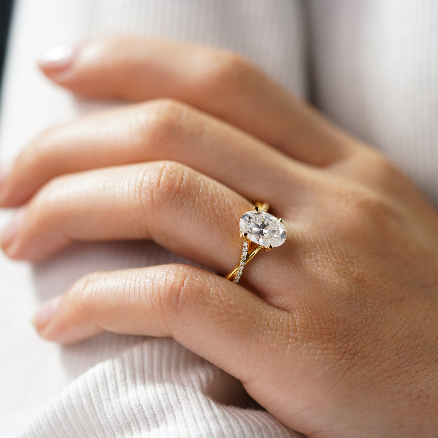 Oval Solitaire Engagement Ring – 2 CT Lab Grown Diamond
