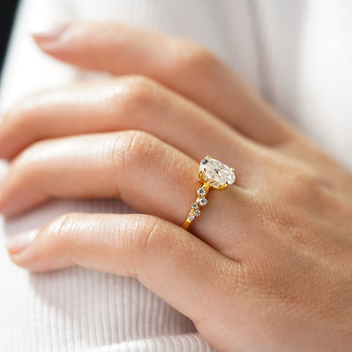 Oval Solitaire Engagement Ring – 2 CT Lab Grown Diamond