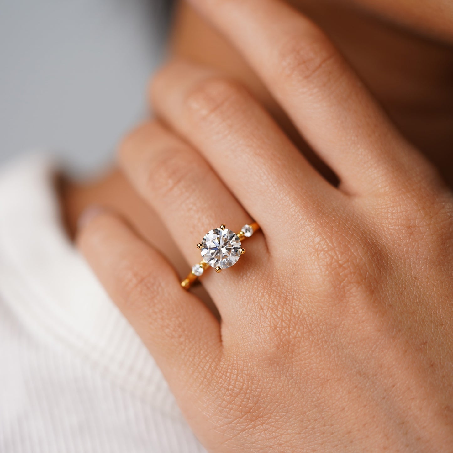 Oval Solitaire Engagement Ring – 2 CT Lab Grown Diamond