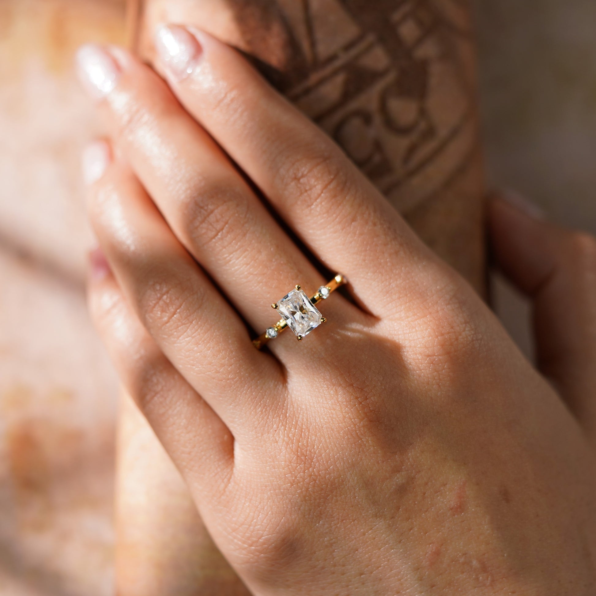 Oval Solitaire Engagement Ring – 2 CT Lab Grown Diamond